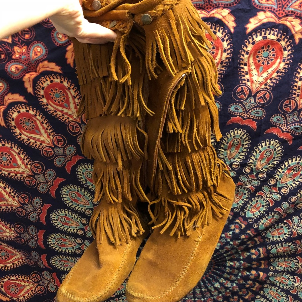 Minnetonka fringe boots